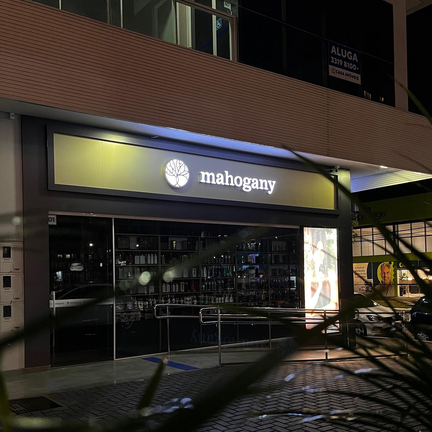 Letreiro luminoso em LED instalado pela Recal